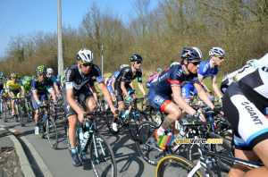 Le peloton à Fontenay-sur-Loing (2) (308x)