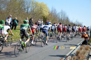 Le peloton à Fontenay-sur-Loing (4) (562x)