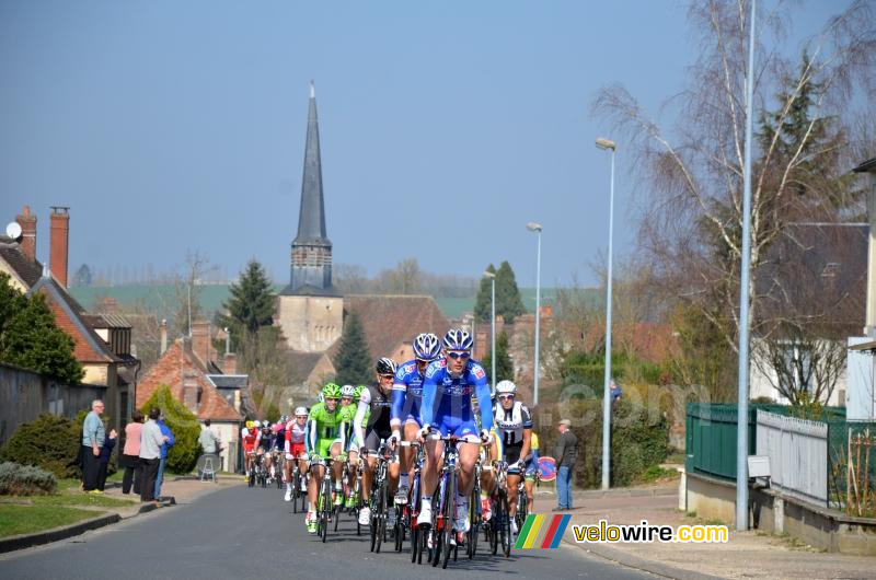 Het peloton in Saint-Fargeau