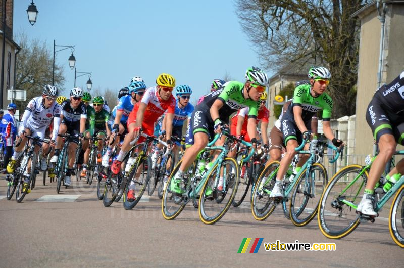 Le peloton à Bouhy (3)