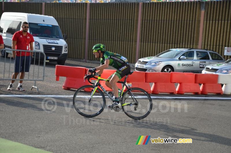 Perrig Quémeneur (Europcar) still leading solo when he arrives on the circuit (2)