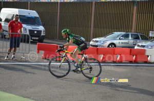 Perrig Quémeneur (Europcar) arrive encore seul en tête sur le circuit (2) (174x)