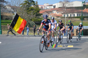 The breakaway on the Côte de Saint-Martin-en-Haut (309x)