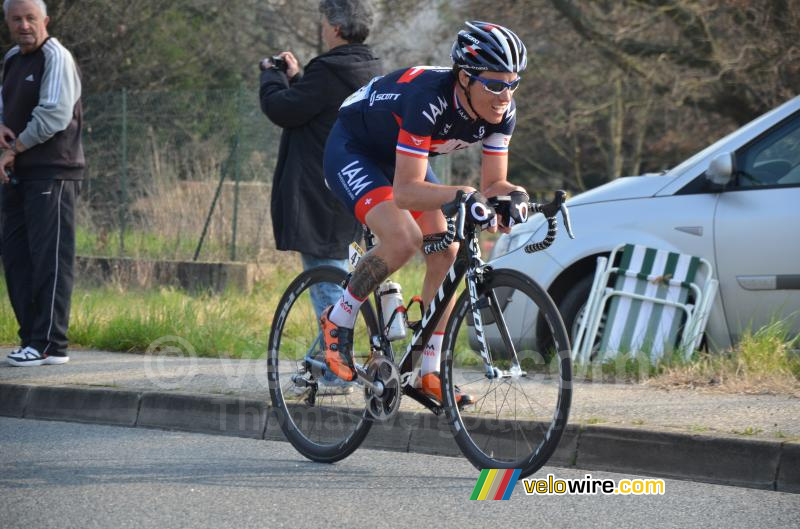 Sylvain Chavanel (IAM Cycling) solo in Montbressieux