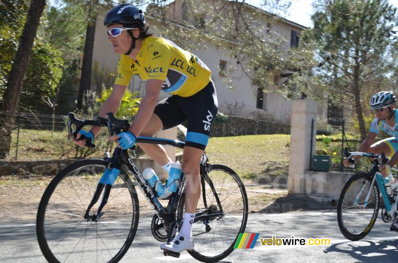 Geraint Thomas (Team Sky) onderaan de Côte des Tuilières