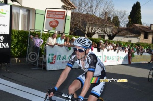 Dries Devenyns (Team Giant-Shimano) crosses the line (311x)