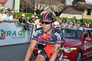 Amaël Moinard (BMC) passe la ligne (502x)