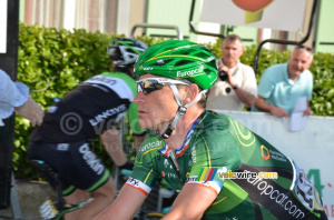 Thomas Voeckler (Europcar) passe la ligne (355x)