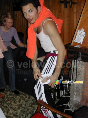 Cédric dressed up like ... (178x)