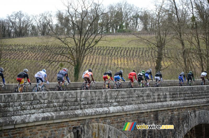 The breakaway on the bridge over the Sèvre Nantaise