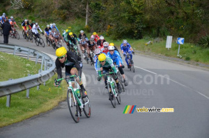 Le peloton au 3ème tour (385x)