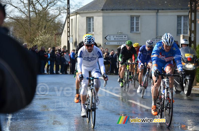 The breakaway at the first climb of the Côte de la Croix Baron