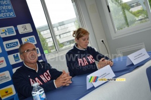 Bernard Bourreau (sélectionneur équipe de France) & Sandrine Guirronnet (entraîneur national route dames) (296x)