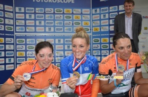 The medallists of the ladies race: Melodie Lesueur, Pauline Ferrand Prevot & Fanny Riberot (233x)