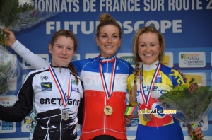 Le podium des dames espoirs : Coralie Demay, Pauline Ferrand Prevot & Marine Strappazon (2) (277x)