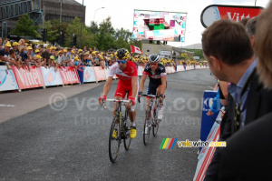 Egoitz Garcia (Cofidis) & Sylvain Chavanel (IAM) (324x)