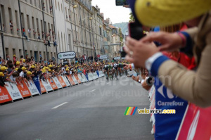 Andrew Talansky (Garmin-Sharp) crashed on the right (397x)