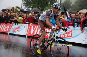Blel Kadri (AG2R La Mondiale) remporte l'etape sous la pluie (385x)