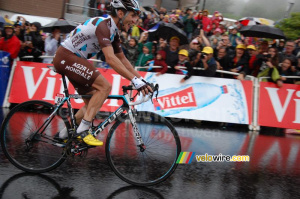 Blel Kadri (AG2R La Mondiale) remporte l'etape sous la pluie (2) (394x)