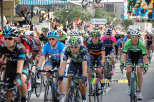 Le peloton avec Ion Izagirre, champion d'Espagne (538x)