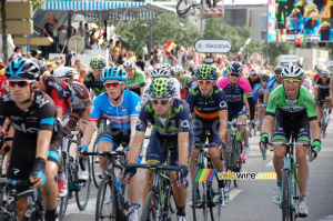 Le peloton avec Ion Izagirre, champion d'Espagne (457x)