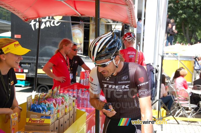 Fabian Cancellara takes some Powerbar products