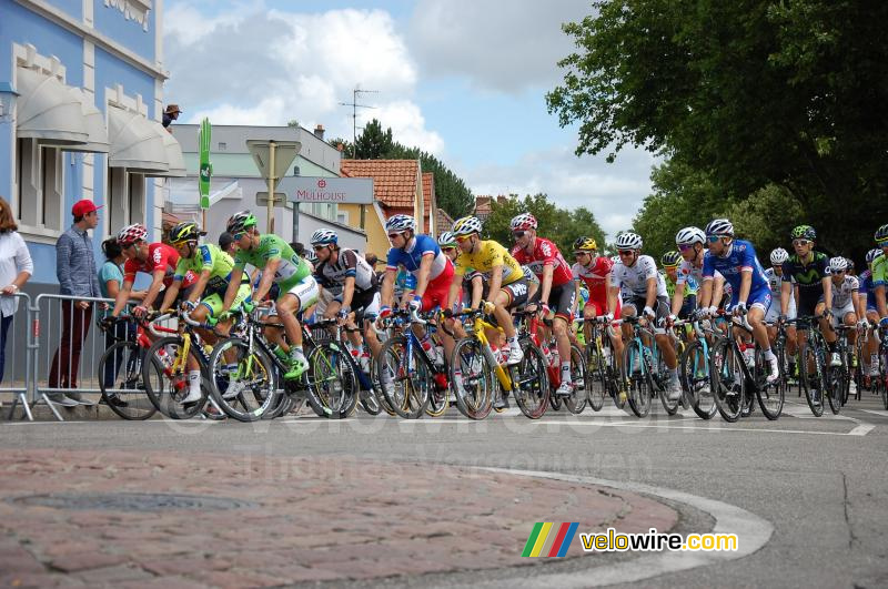 The distinctive jerseys at the start (2)