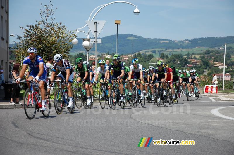 The peloton crosses La Grand Croix (2)