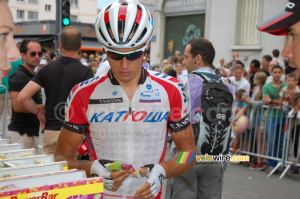 Simon Spilak (Katusha) at the Powerbar stand (457x)