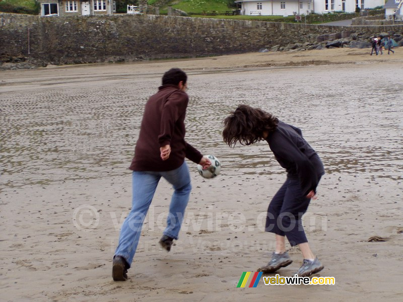 Cédric & Marie playing football