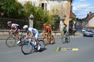 Le groupe de tete a Saint-Chartier (498x)