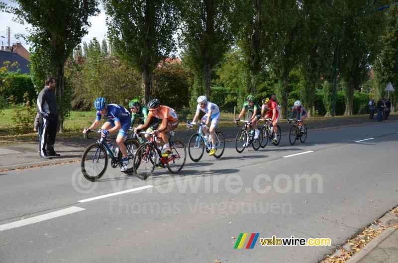 Le groupe de tete a Isbergues