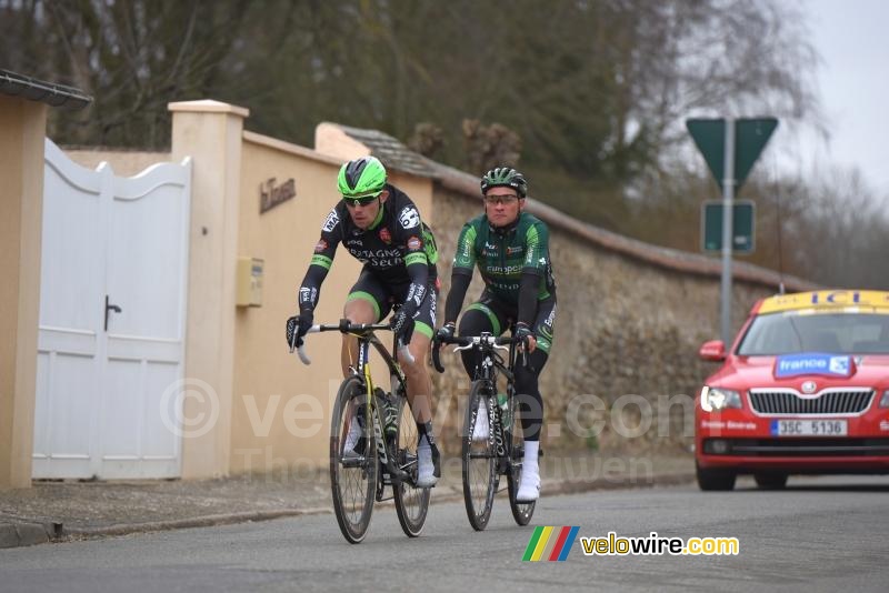 Anthony Delaplace (Bretagne-Séché) & Thomas Voeckler (Europcar) in the breakaway (2)