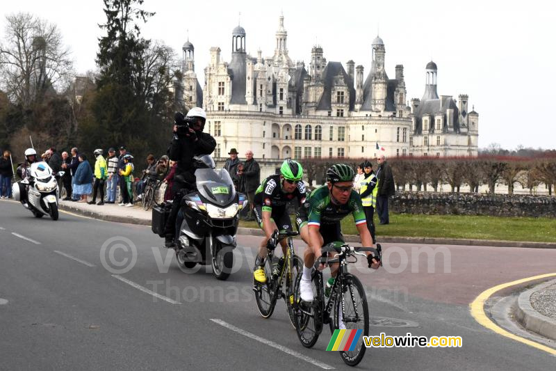 Thomas Voeckler et Anthony Delaplace devant le Château de Chambord