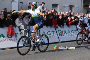 Michael Matthews (Orica-GreenEDGE), vainqueur à Saint-Pourçain-sur-Sioule (567x)