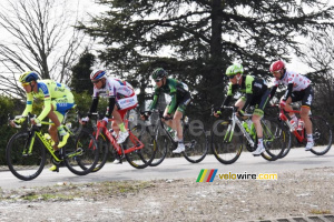 The breakaway close to Etoile-sur-Rhône (395x)