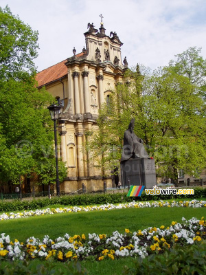 Cardinal Stefan Wyszyński Monument (411x)