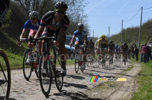 Bert de Backer (Giant-Alpecin) dans le secteur de Saint-Python (506x)