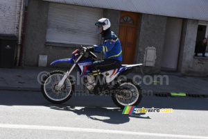 The cross motor of the Gendarmerie for Paris-Roubaix (643x)