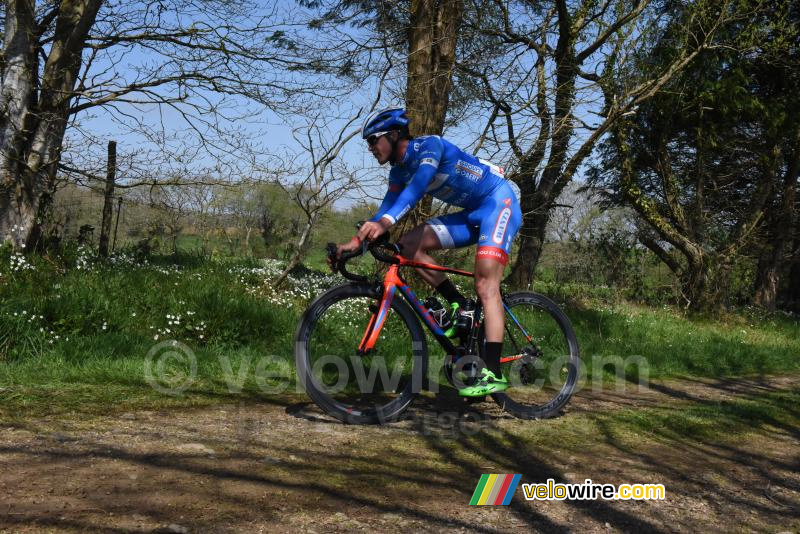 Boris Dron (Wanty-Groupe Gobert) dans le ribin à Ploudaniel