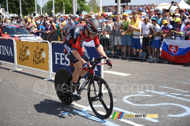 Rohan Dennis (BMC), de winnaar van de tijdrit