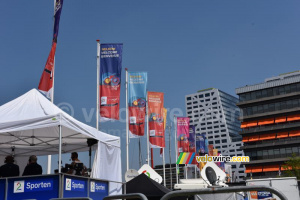 The flags of the Grand Départ in Utrecht (451x)