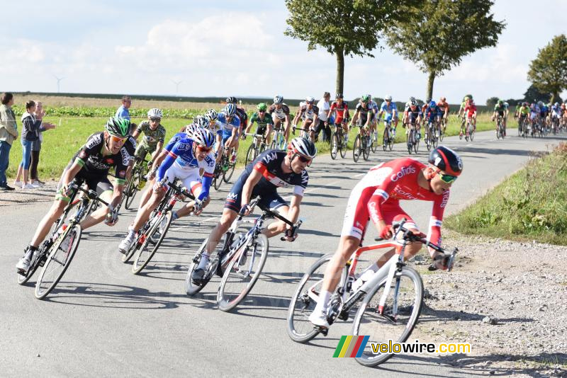 Het peloton vlakbij Coyecques (2)