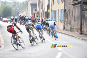 The breakaway goes off in Cloyes-sur-le-Loir (263x)