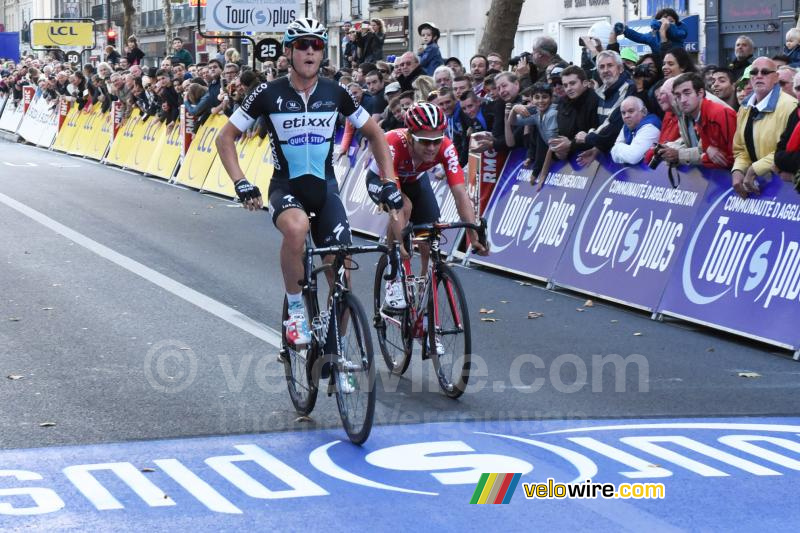 Matteo Trentin (Etixx-QuickStep) op weg naar de overwinning