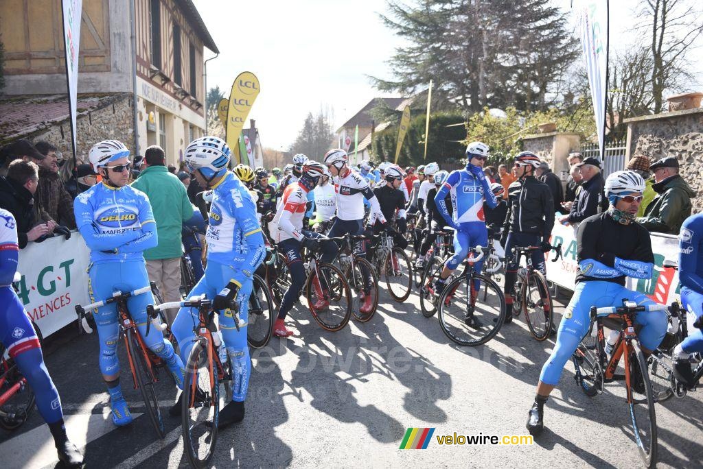 The peloton gets ready for the start of the first stage