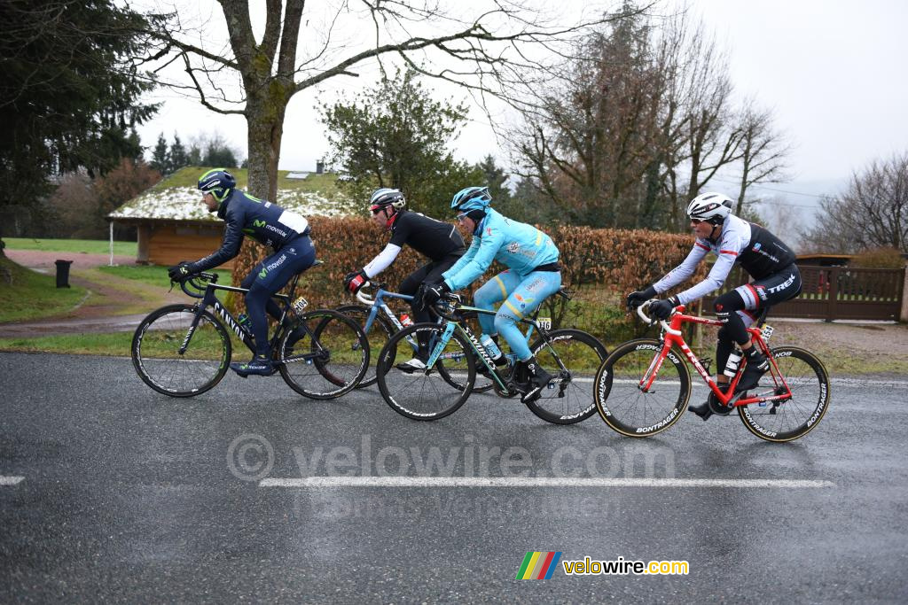 Les 4 hommes de tête sur le Col des Echarmeaux (Herrada, De Gendt, Lutsenko & Didier )