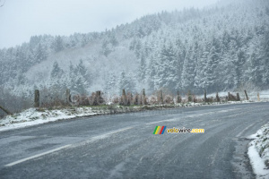 Les conditions météo se sont vite dégradées sur les routes de Paris-Nice (734x)