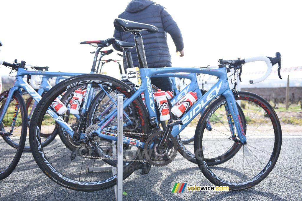The Lotto-Soudal bikes in the Fix ALL colours