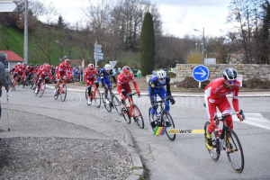 Le peloton à Mornant (450x)